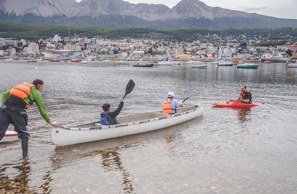 Comenzarán los Talleres de canotaje, escalada en roca y caminatas familiares
