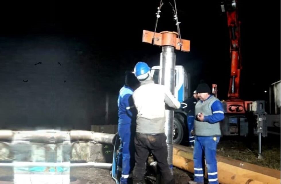 Agua Potable realizó complejo operativo contrarreloj para cambiar una bomba de 150 HP