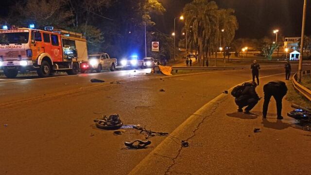 Accidente vial en Puerto Iguazú dejó a un motociclista fallecido.