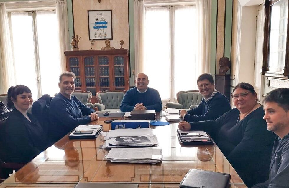 Esperanza: reunión entre el SEOM y el intendente Rodrigo Müller
