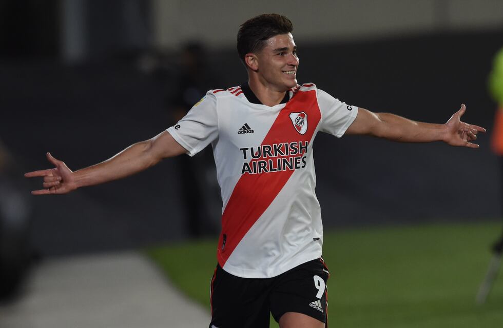 River aplastó a Patronato por 5-0 con cuatro goles de Julián Álvarez