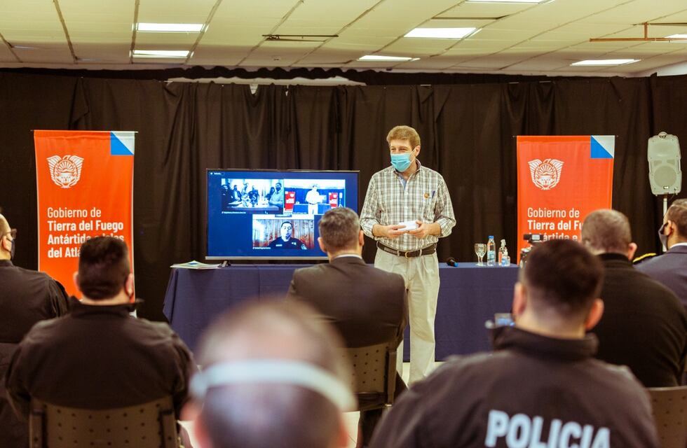 Gobierno confirmó recomposición salarial para la policía y servicio penitenciario