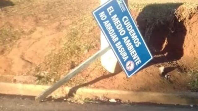 Dañaron elementos de la plaza central.