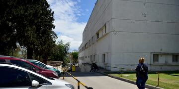 Los trabajadores del Hospital Misericordia reclaman por la inseguridad en el sector.