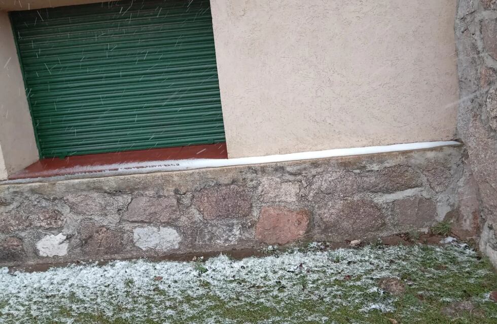 Los Gigantes amanecieron con nieve en este martes con frío polar