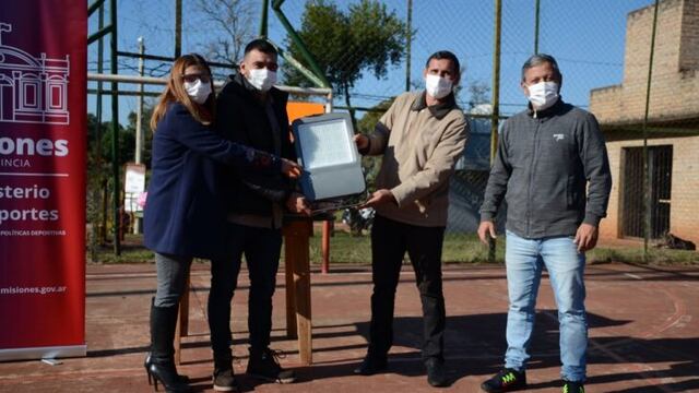 Loreto: se entregaron luminarias LED