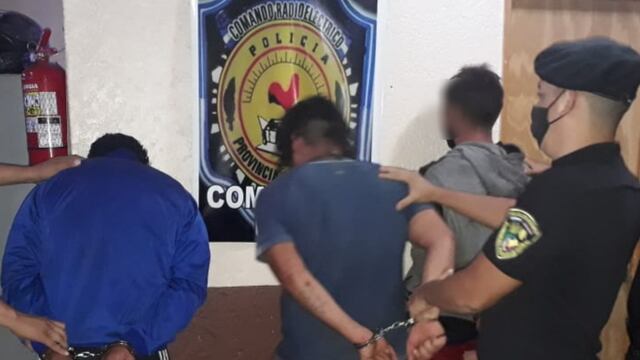 Golpearon a una mujer para robarle y fueron detenidos en Posadas