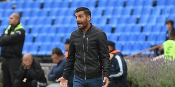 Paulo Ferrari dejó de ser el técnico de San Martín de San Juan luego de la goleada 4-1 ante Tristán Suárez.