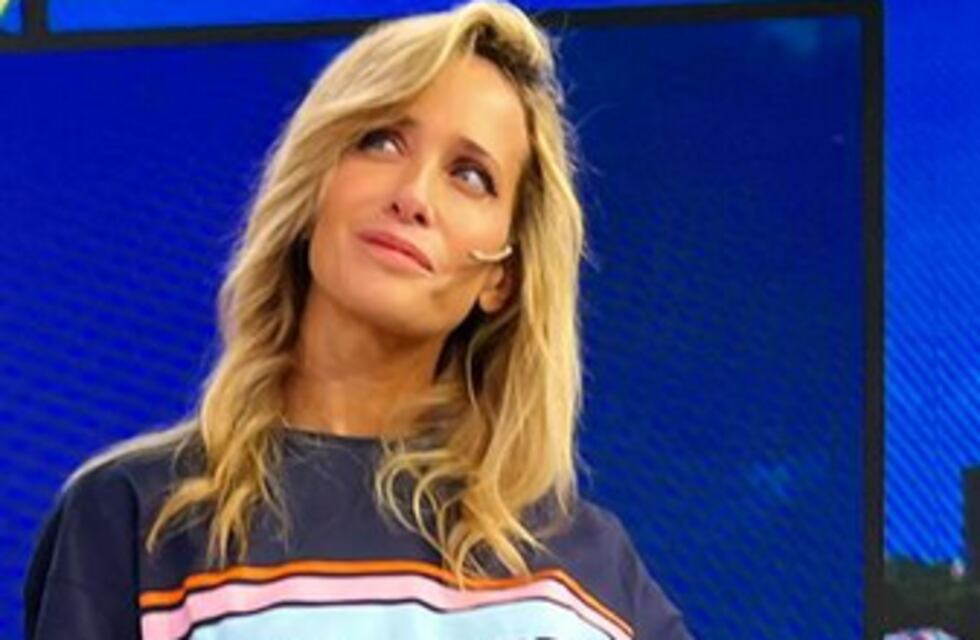 Julieta Prandi sorprendió con un look total black floreado que fue tendencia entre sus seguidores