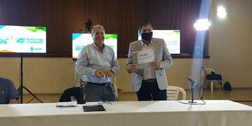 Int. Mendez junto al Ministro Busso