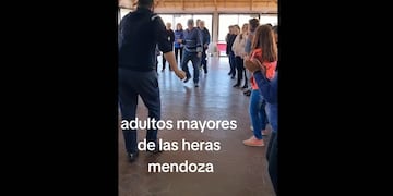 “Rock and roll, nene”: un grupo de jubilados mendocinos deslumbraron con sus pasos y se volvieron virales