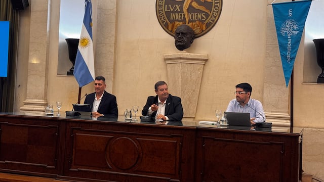 Cinco años de Vía Paraná: capacitación sobre comunicación inteligente e inteligencia artificial en la UNL