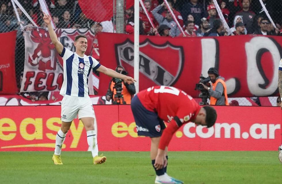 El gol de tijera de Federico Girotti para Talleres contra Independiente en Avellaneda