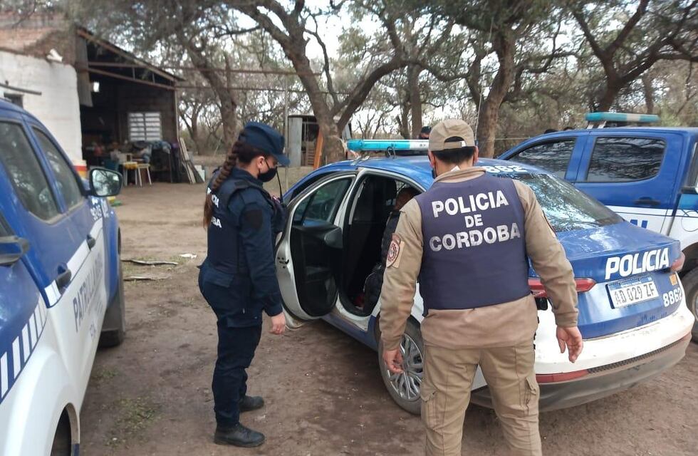Dos personas detenidas en un allanamiento de la zona rural de Río Primero