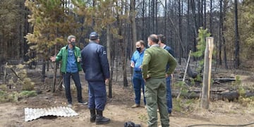 Allanan la casa de un sospechoso de haber causado el incendio en El Bolsón. Foto: Diario Río Negro.