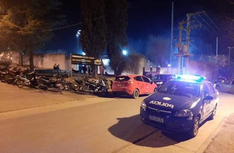 Clausuran un campeonato de fútbol con 300 personas