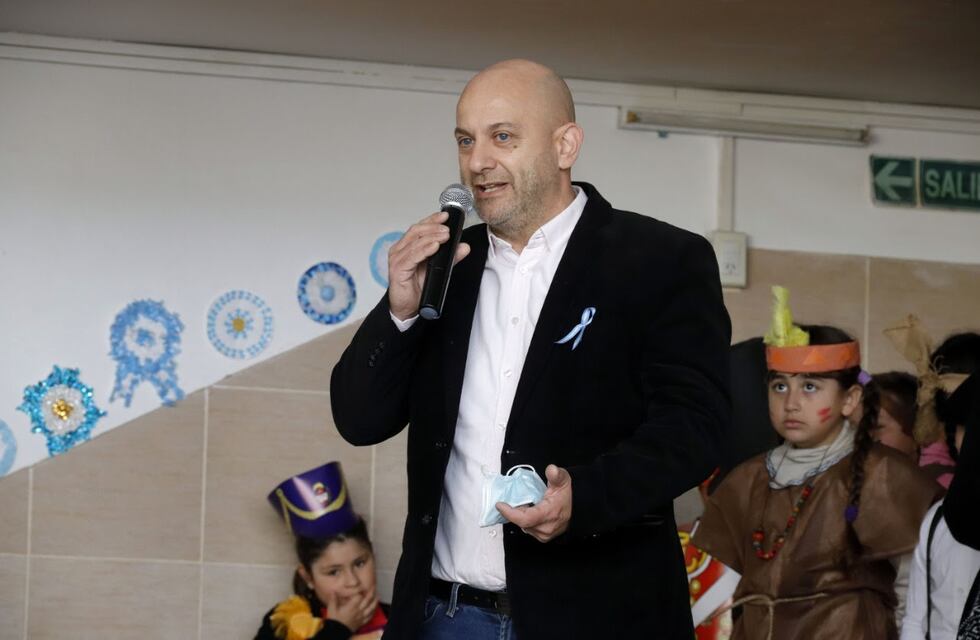 Carlos Paz: el intendente Gómez Gesteira participó de un acto escolar por el Paso a la Inmortalidad del General San Martín