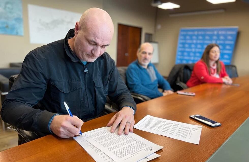 Firman convenio para iniciar la Escuela Municipal de Escalada