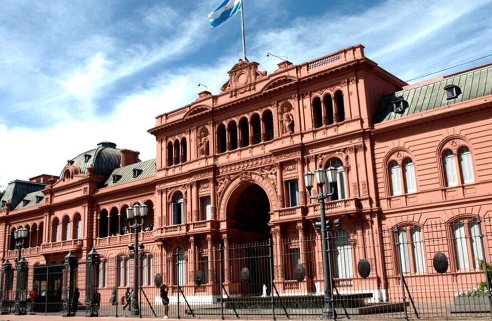 Hubo una amenaza de bomba en la Casa Rosada: inspeccionaron el perímetro y pero no hubo evacuación