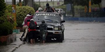 La tormenta tropical Franklin toca tierra y amenaza con inundaciones a Haití y República Dominicana