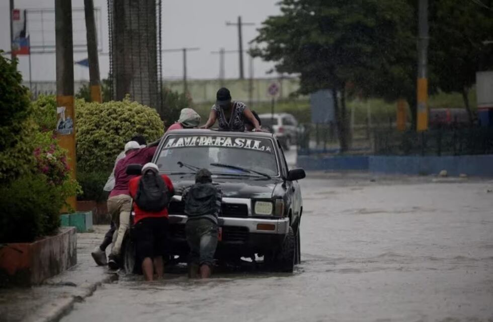 La tormenta tropical Franklin toca tierra y amenaza con inundaciones a Haití y República Dominicana
