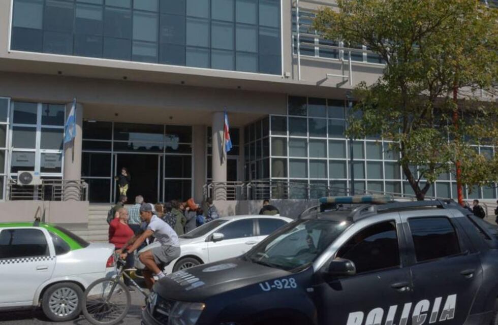 Robo millonario a una abogada en Santiago del Estero: un video muestra que un amigo entró a su casa