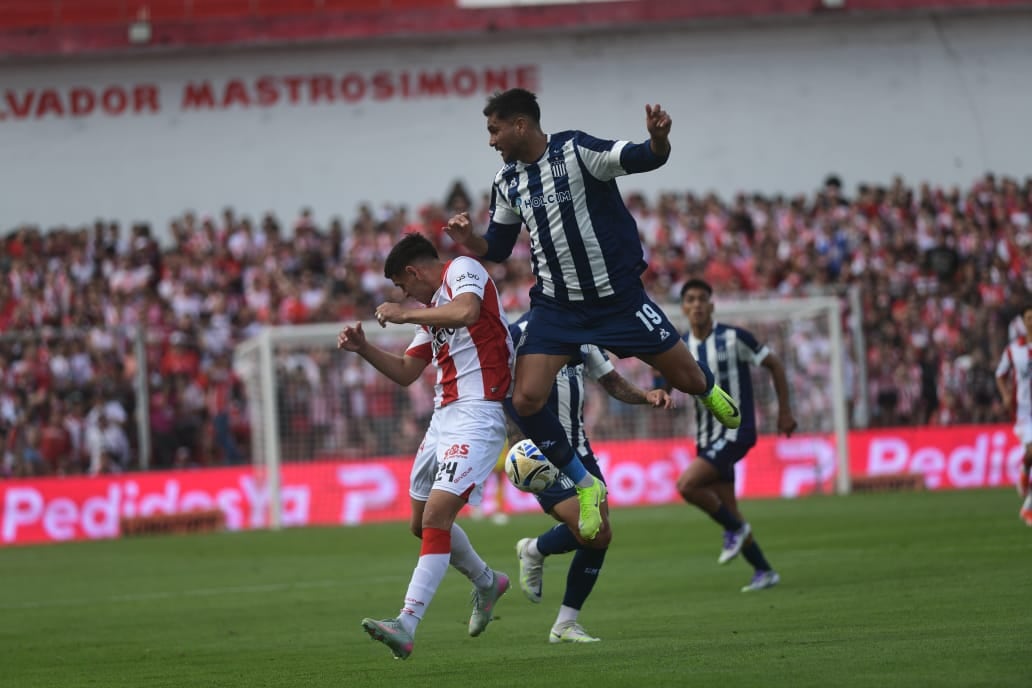 Instituto y Talleres se enfrentaron en el Monumental de Alta Córdoba por la última fecha de la Zona B del Torneo Clausura de la Liga Profesional. (José Gabriel Hernández y Javier Ferreyra / La Voz)