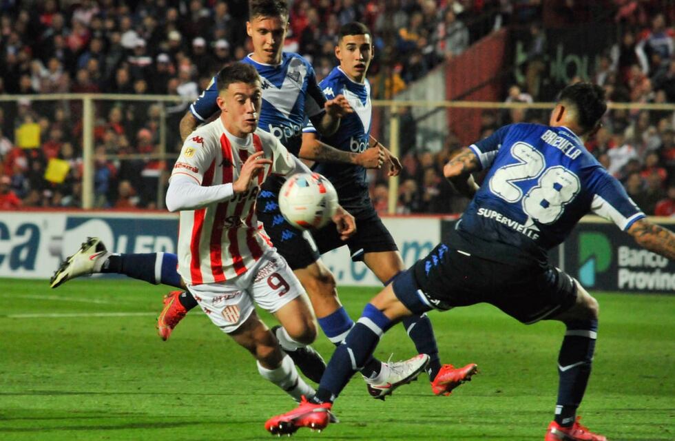 Unión venció a Vélez y se acercó a la punta de la Liga Profesional