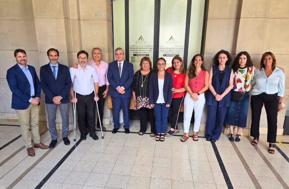Leiva visitó la Oficina de Gestión Asociada de Apelaciones en lo Civil y Comercial N° 1