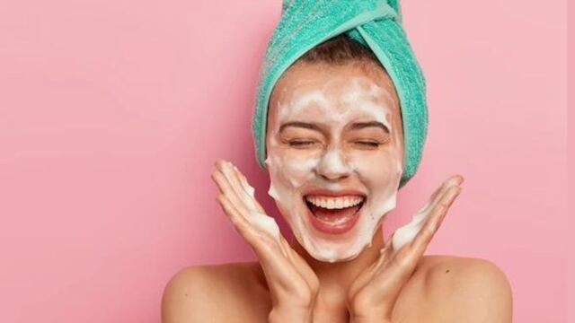 Skincare en verano: 5 consejos para cuidar tu piel en esta época.