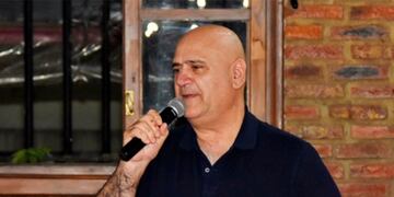 Falleció el querido Julio Irigoyen, el tenor que cantaba desde su balcón al comienzo de la pandemia