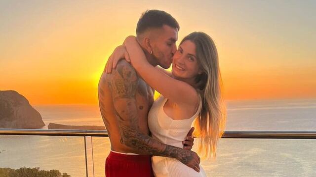 La pareja del rosarino convocado por Lionel Scaloni llevó a sus hijas a disfrutar el Mundial de Qatar.