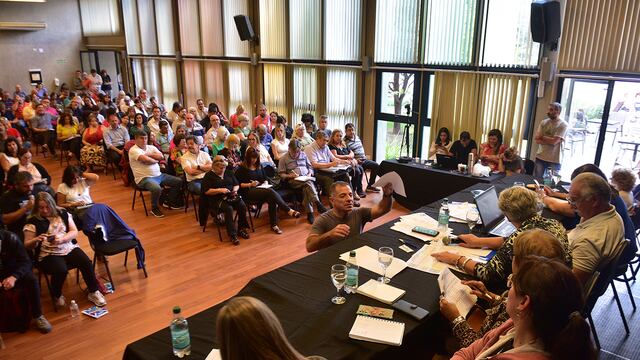 Conflicto docente: UEPC rechazó la oferta y el Ministerio de Trabajo dictó la conciliación obligatoria.