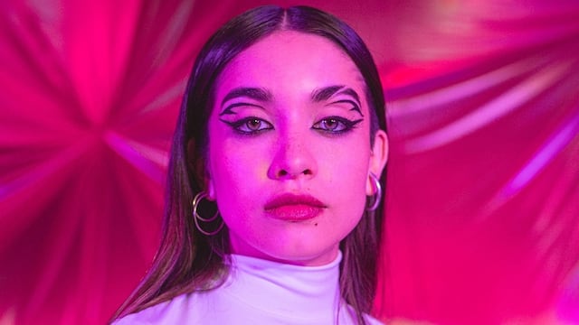 María Becerra compartió junto a Vogue su truco para tener las cejas perfectas.