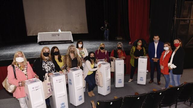 Godoy Cruz y ACNUR entregaron elementos de higiene a las escuelas para acompañar el regreso a clases
