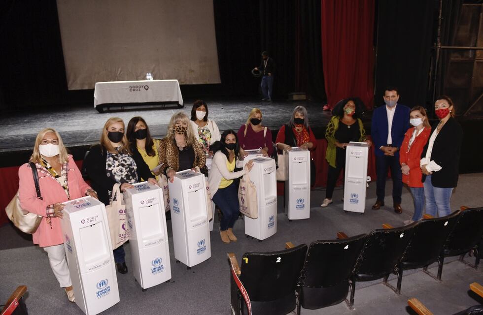 Regreso a clases: Godoy Cruz y ACNUR entregaron elementos de higiene a las escuelas