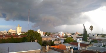 Gualeguaychú con tormenta/ Vía Gualeguaychú