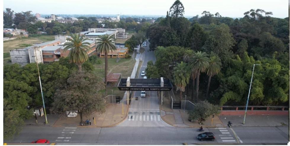 Centro Universitario Ingeniero Roberto Herrera.