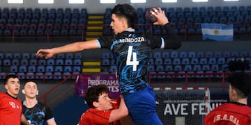 Mendoza subcampeón argentino juvenil, tras caer contra Femebal en la final.