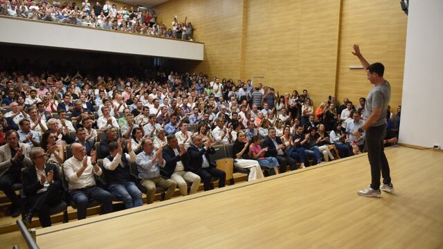 De Loredo presentó, en la Facultad de Agronomía, su “plataforma” para gobernar Córdoba en 2023 (La Voz).