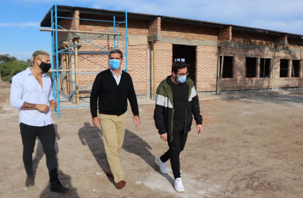Capitanich supervisó el avance de obras sanitarias, deportivas y de seguridad en Resistencia