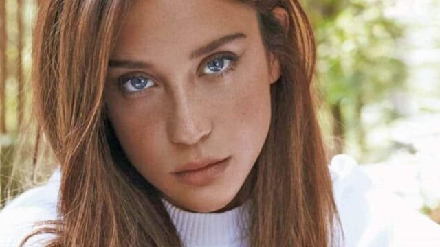 María está en pareja con el actor Álex González.