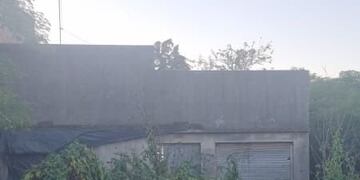 Hallaron a dos hermanos muertos en una casa de La Plata.