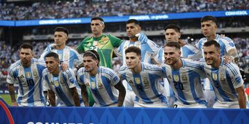 La formación de la Selección Argentina que se mide con Canadá por una de las semifinales de la Copa América. / EFE