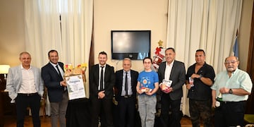 Provincia y comercios se unen para ofrecer una canasta navideña económica.