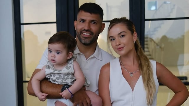 Sofía Calzetti, junto a Sergio Agüero y su hioja Olivia durante el más reciente cumpleaños del exfutbolista. (Instagram @soficalzetti).