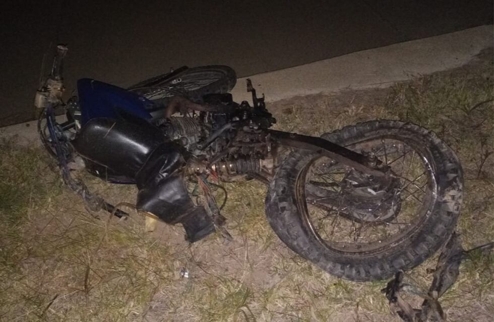Accidente fatal en Almafuerte: un motociclista falleció tras chocar con una camioneta