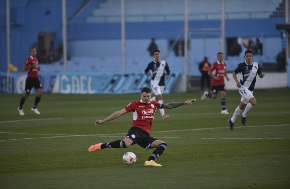 Belgrano tuvo una ráfaga y terminó goleando a Alvarado