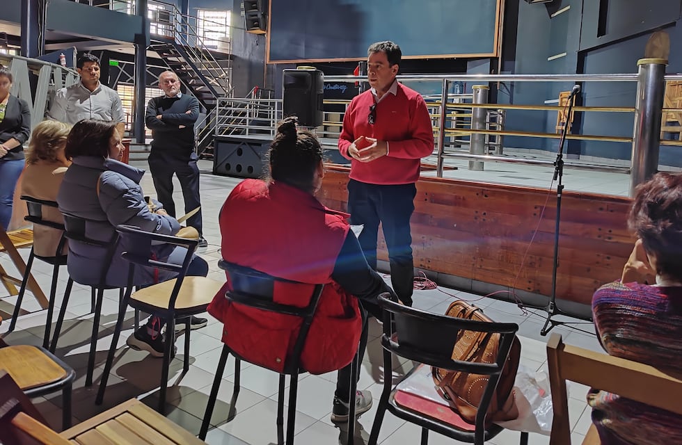 Inician obras para mejorar el servicio eléctrico en el barrio Bajo La Viña