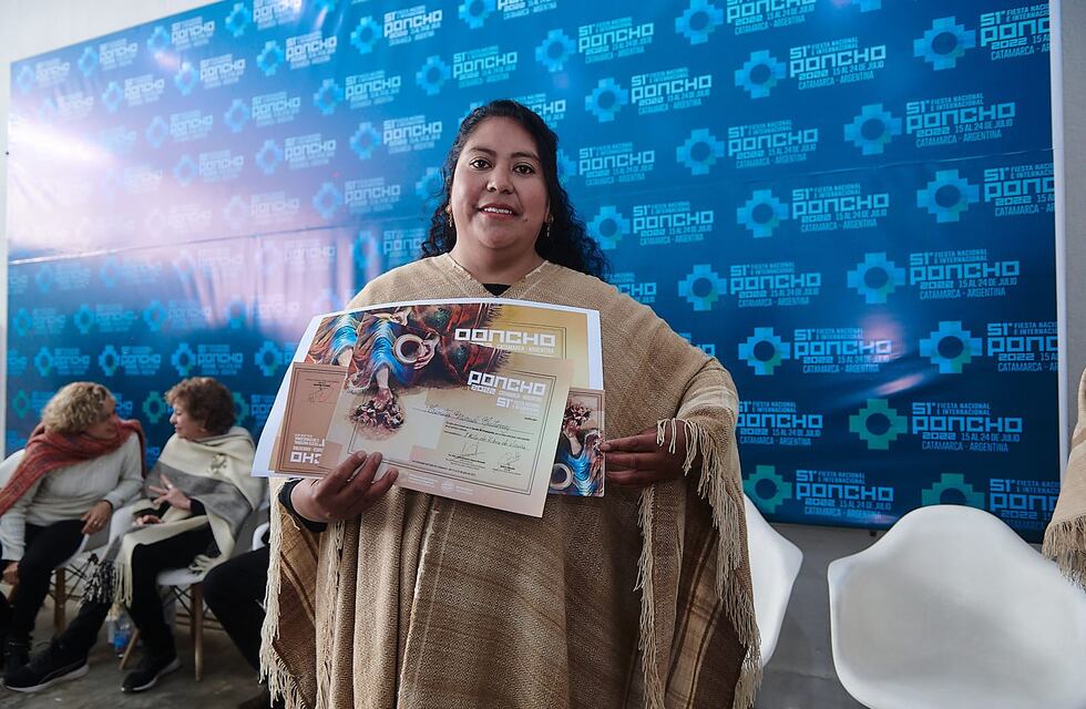 El premio al Mejor Poncho 2022 lo ganó Cyntia Gutiérrez
